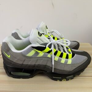 Nike Air Max 95 QS "Neon" 2015 – Men’s Size 11